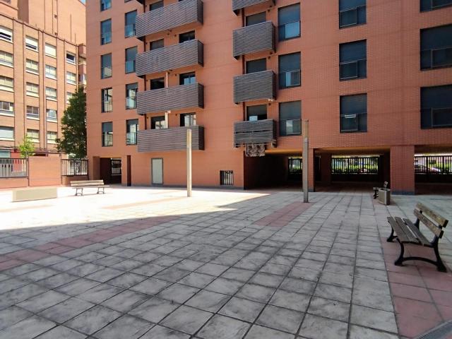 Piso de 2hab, 2 baños, garaje, trastero y gran terraza