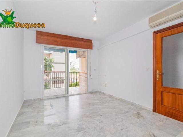 Piso de 3 Dorm. con PISCINA comunitaria