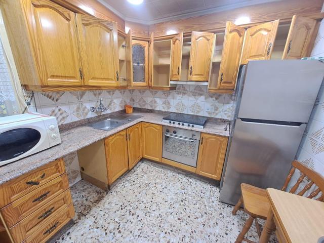 Piso de 3 Dormitorios 2 Baños, Garaje y Trastero en Sector V, Elche