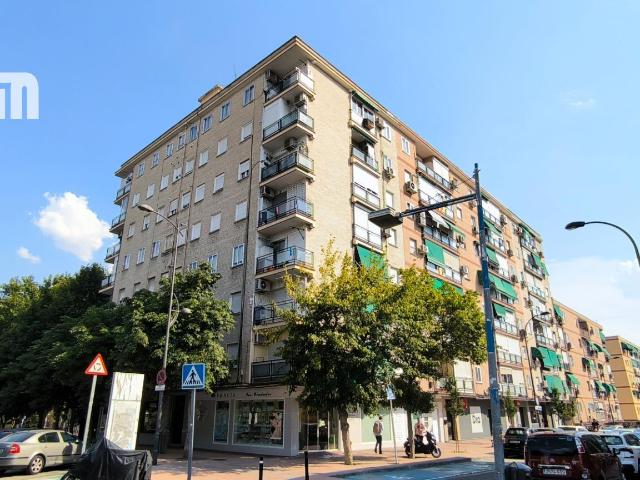 PISO DE 3 DORMITORIOS CON ASCENSOR Y GARAJE EN GETAFE