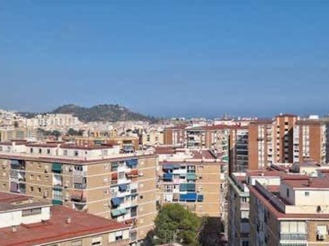 Piso de 3 dormitorios con terraza en Miraflores de los Ángeles, Málaga 245.000 €