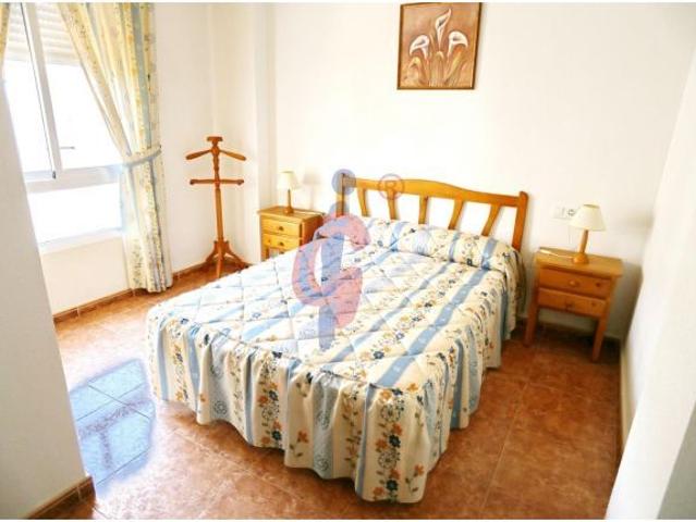 Piso de 3 dormitorios con terraza y garaje en venta en Guardamar del Segura