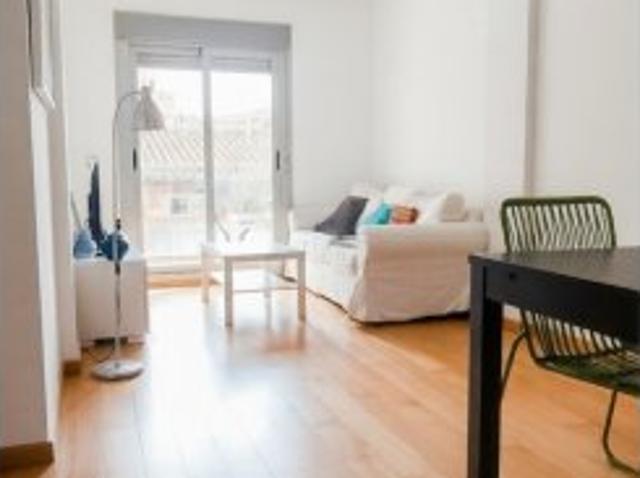Piso de 3 dormitorios en alquiler en Alicante