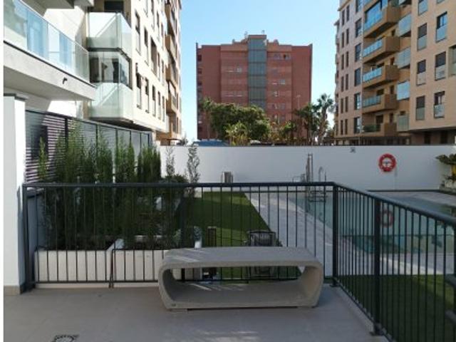 Piso de 3 dormitorios en alquiler en Ave María, Málaga