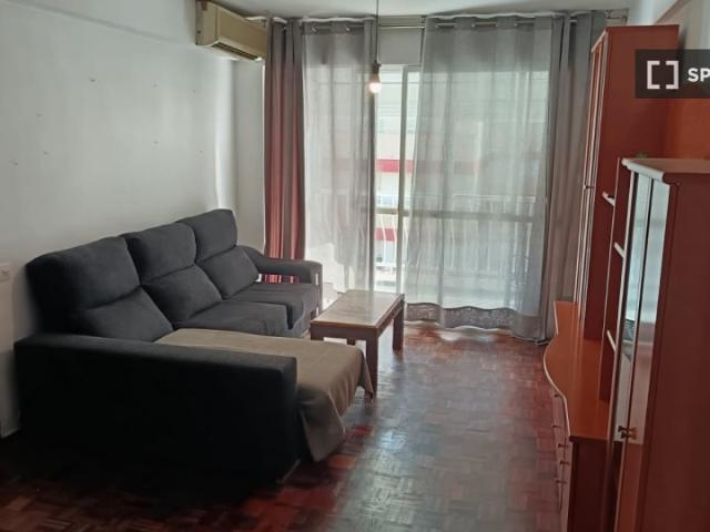 Piso de 3 dormitorios en alquiler en Triana, Sevilla
