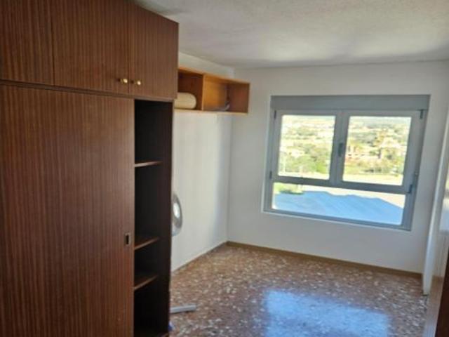 PISO DE 3 DORMITORIOS EN BENIDORM, CERCA DE LA PLAYA