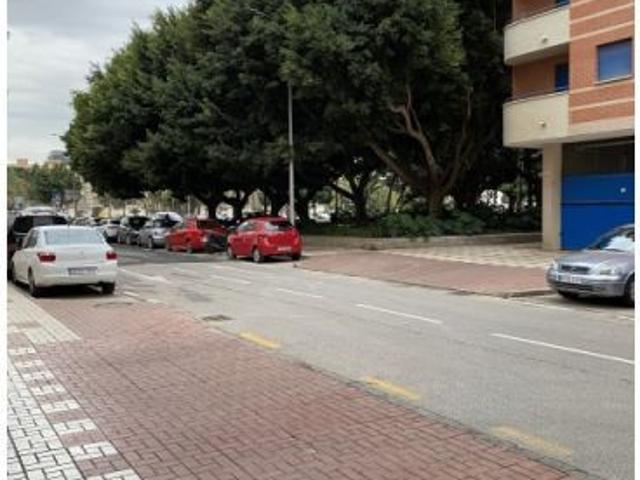 Piso de 3 dormitorios en Héroe de Sostoa Muy próximo al mar