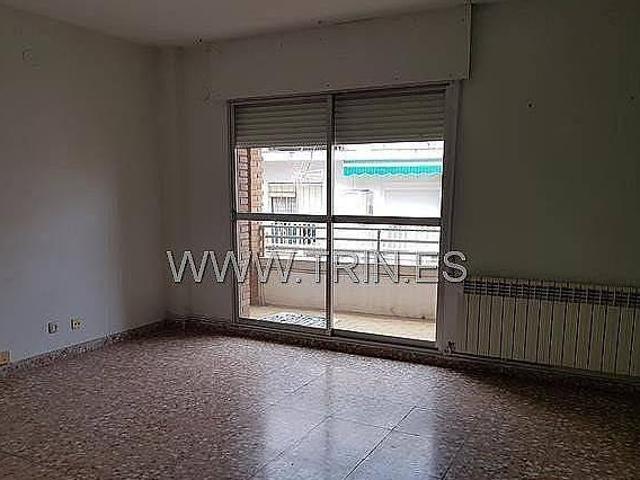 Piso de 3 dormitorios exterior con cochera