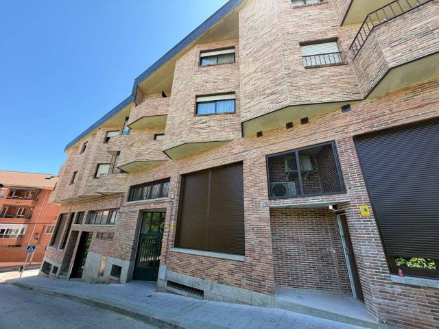 Piso de 3 dormitorios recien reformado con 3 terrazas balcon