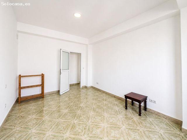 Piso de 3 dormitorios reformado en alquiler en Schamann