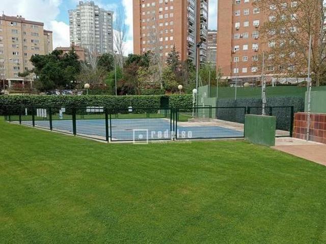 PISO DE 3 DORMITORIOS Y 2 BAÑOS EN CALERUEGA