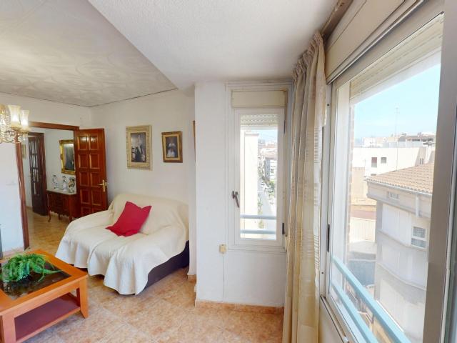 Piso de 3 hab, baño y aseo muy cerca del centro de Castellón