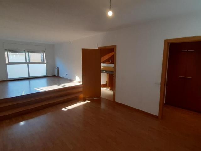 PISO DE 3 HABITACIONES MÁS PLAZA DE PARKING, EN LA ZONA DE GRACIA