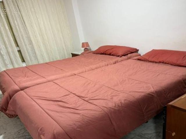 Piso de 3 habitaciones Anual, en Rincon de loix llano, Benidorm. www euroloix.com