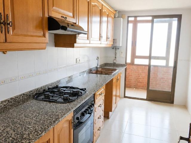 Piso de 3 habitaciones con 2 plazas de garaje en La Fontsanta