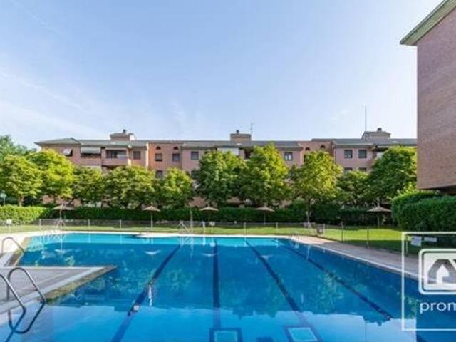 Piso de 3 habitaciones con terraza y vistas despejadas en la mejor zona en Pozuelo Alarcón