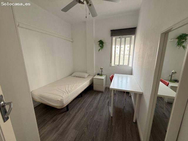 Piso de 3 habitaciones con ascensor y aire acondicionado en Mestalla