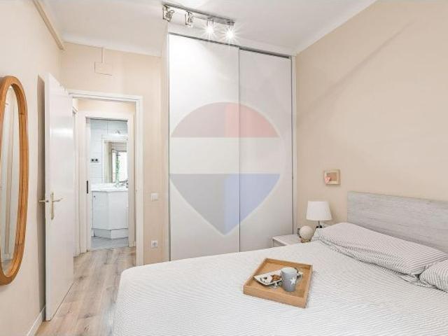 Piso de 3 habitaciones con ascensor y terraza en Vila de Gràcia