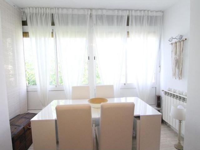 Piso de 3 habitaciones con espectacular patio privado y estudio en Collbató