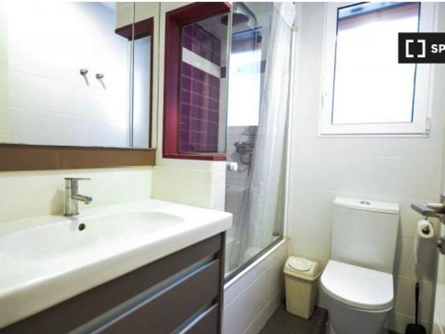 Piso de 3 habitaciones en alquiler en Aiora, apto para profesionales y estudiantes