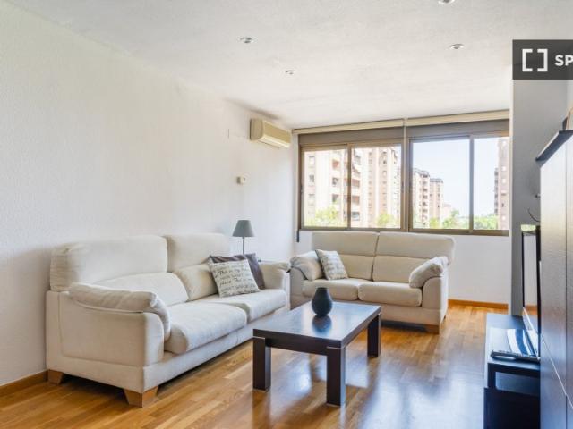 Piso de 3 habitaciones en alquiler en Benimaclet, Valencia