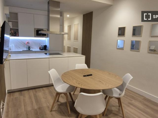 Piso de 3 habitaciones en alquiler en Delicias, Madrid