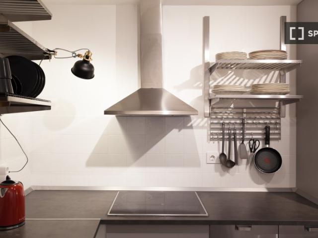 Piso de 3 habitaciones en alquiler en El Raval, Barcelona