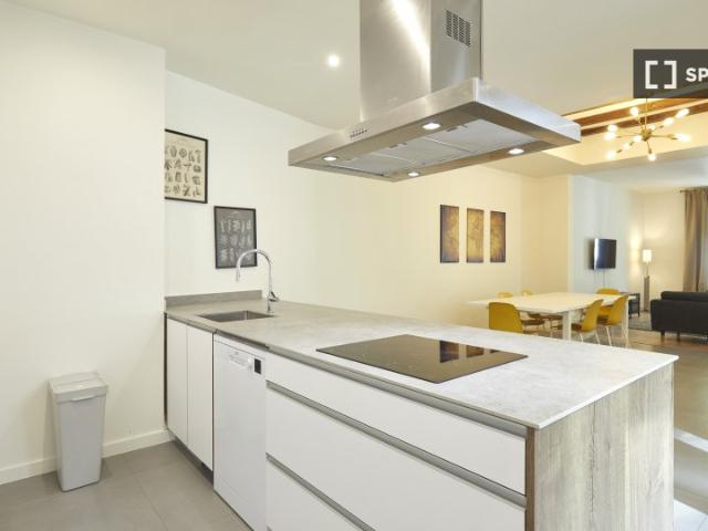 Piso de 3 habitaciones en alquiler en El Raval, Barcelona