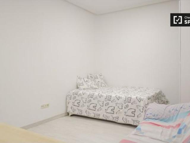 Piso de 3 habitaciones en alquiler en Goya, Madrid, ideal para estudiantes