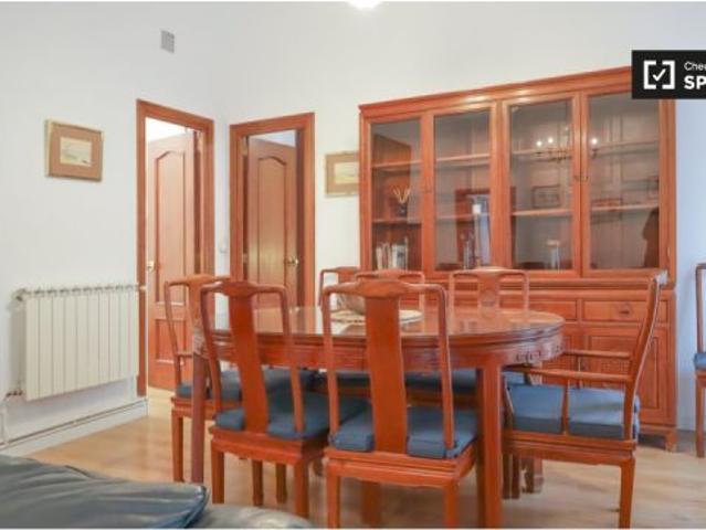 Piso de 3 habitaciones en alquiler en Justicia, Madrid