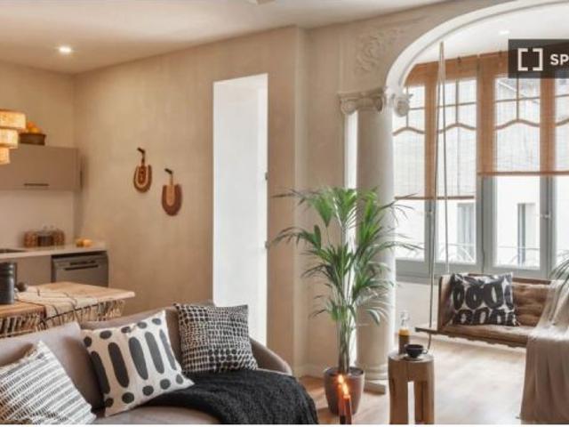 Piso de 3 habitaciones en alquiler en L' Eixample
