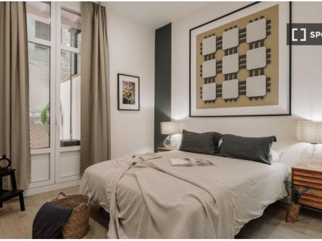 Piso de 3 habitaciones en alquiler en La Dreta de l' Eixample, se aplican restricciones al i