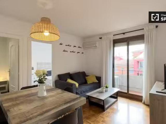 Piso de 3 habitaciones en alquiler en La Salut, Barcelona
