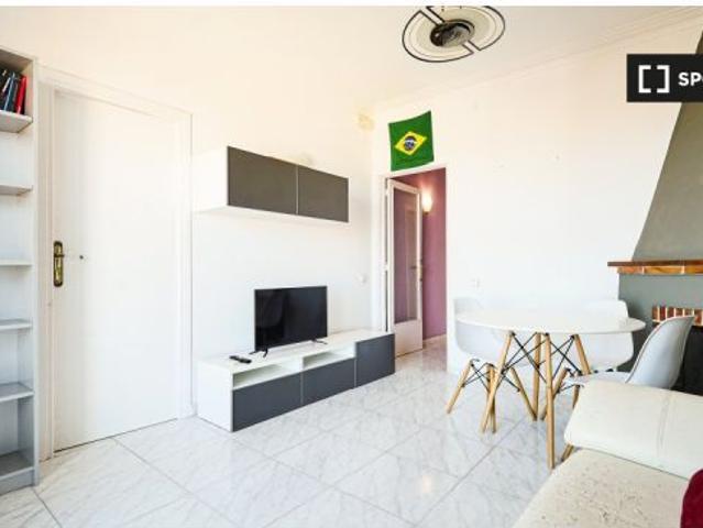 Piso de 3 habitaciones en alquiler en La Salut, gastos incluidos