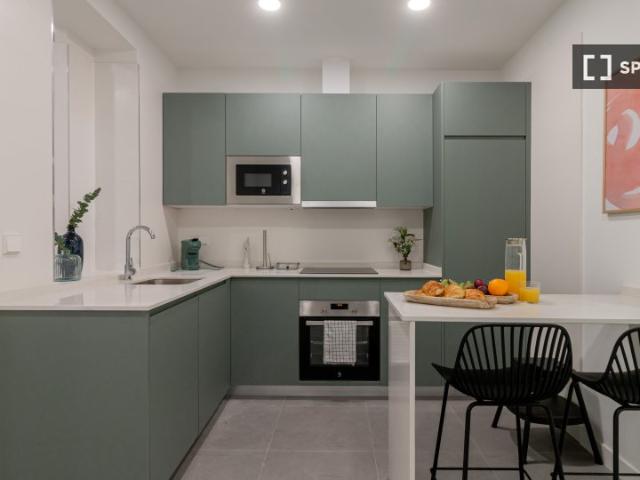 Piso de 3 habitaciones en alquiler en Palacio, Madrid