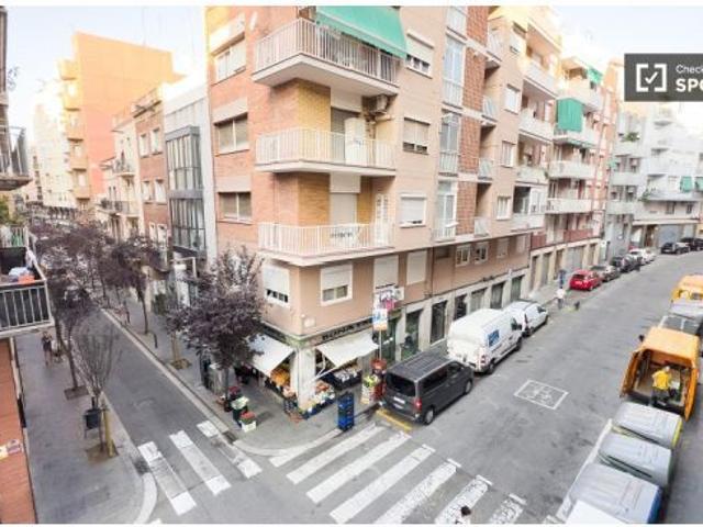 Piso de 3 habitaciones en alquiler en Sants Badal, gastos incluidos