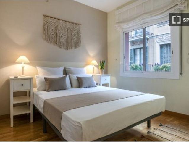 Piso de 3 habitaciones en alquiler en Vila de Gràcia, gastos incluidos