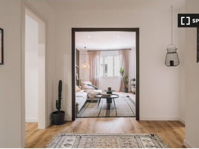 Piso de 3 habitaciones en alquiler en Vila de Gràcia, solo profesionales