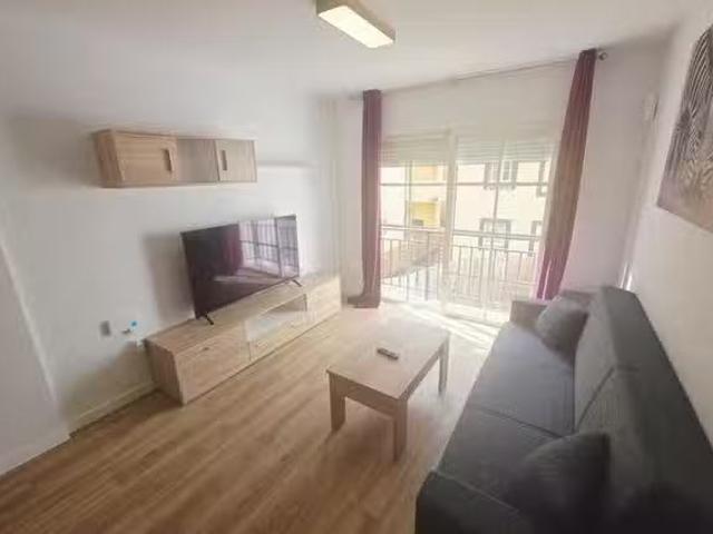 Piso de 3 habitaciones en Callao Salvaje