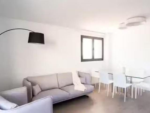 Piso de 3 habitaciones en Carrer d'Antonio Ferrandis 16, sc B.