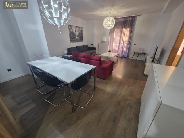 PISO DE 3 HABITACIONES EN EL CENTRO