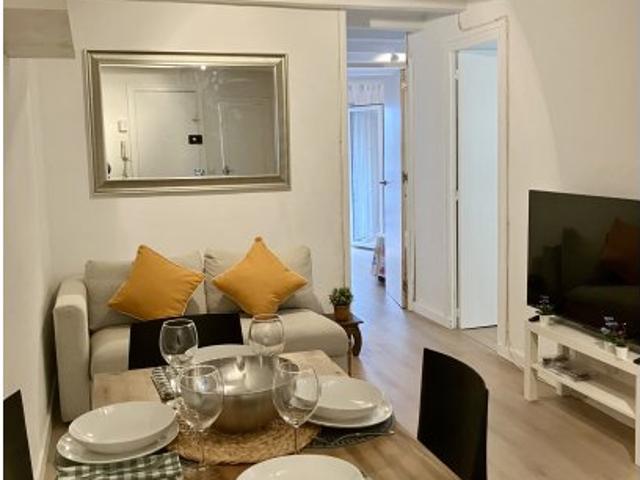 Apartamento de 3 habitaciones en alquiler en el Poble Sec