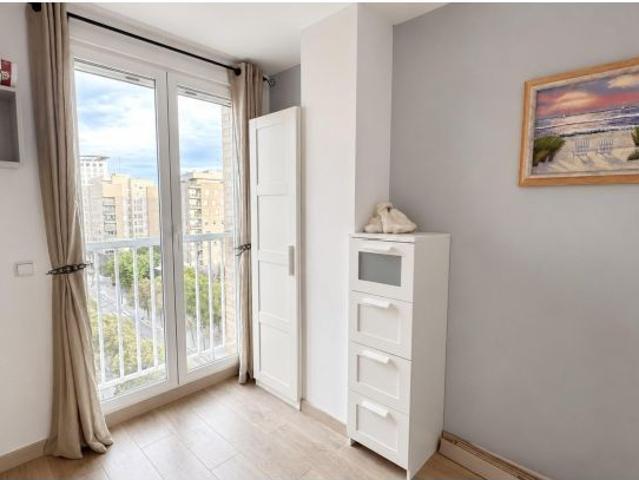 Piso de 3 habitaciones en residencial con piscina, gimnasio y conserjería
