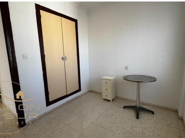 PISO DE 3 HABITACIONES, TERRAZA Y ASCENSOR EN ZONA BLANCA PALOMA