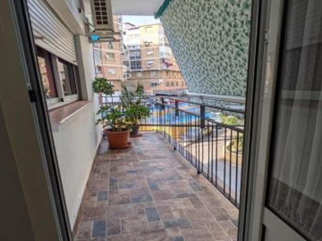 Piso de 3 habitaciones totalmente reformado en Parque Victoria Eugenia, junto al Materno Infantil y
