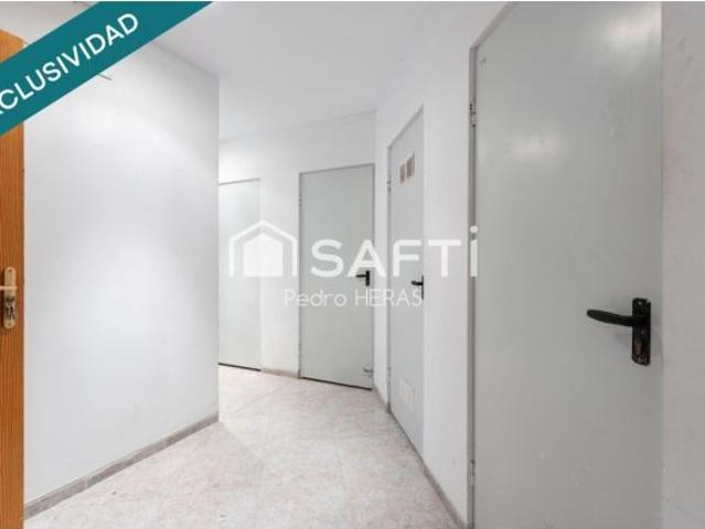 piso de 3 habitaciones, 2 baños con parking y 2 trasteros