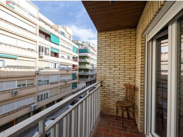 PISO DE 4 DORMITORIOS EN CALLE MARIA LUISA DE DIOS, JUNTO AVENIDA CONSTITUCIÓN