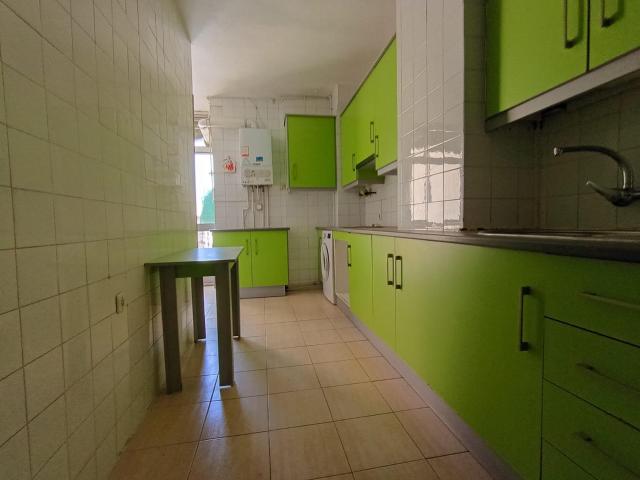 PISO DE 4 DORMITORIOS EN ADVDA. CONSTITUCION