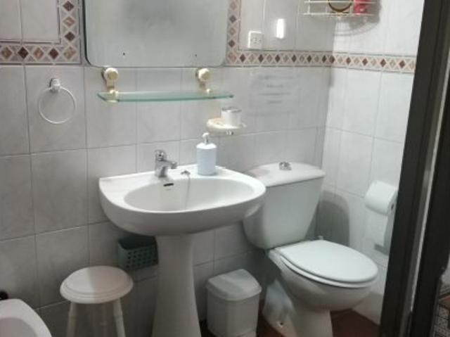 Piso de 4 dormitorios en alquiler en Encinasola, Huelva
