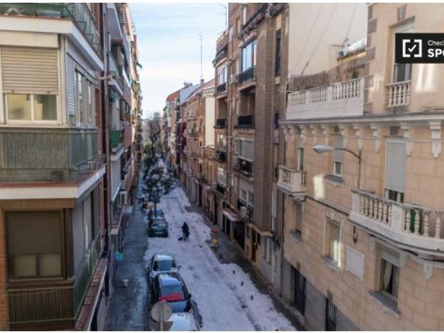 Piso de 4 dormitorios en alquiler en Fuente del Berro
